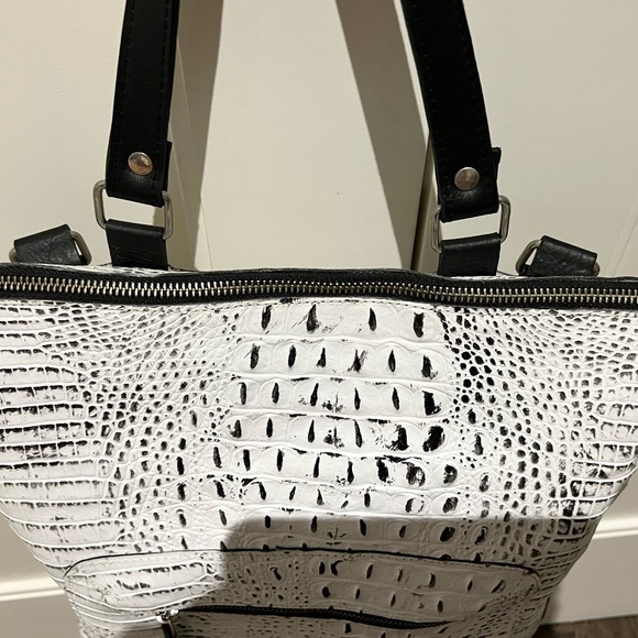 Polonia Cruz Leather Bag / Backpack. White With Black - Picture 10 of 15